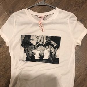 Victoria’s Secret model tee 🔥